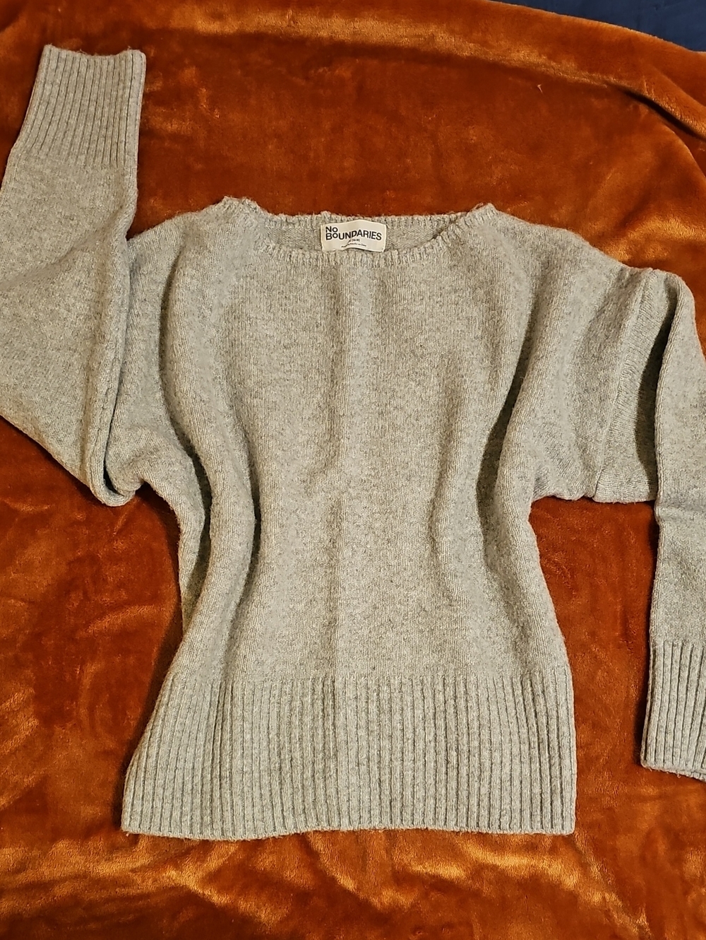 No Boundaries Light Gray Scoop Neck Pullover Sweater